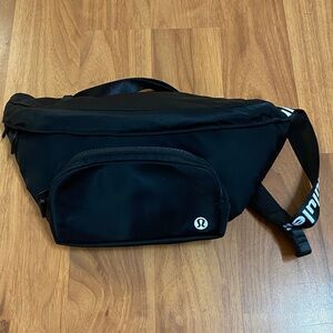 ❤️ Lululemon The Rest is Written Belt Bag 3L